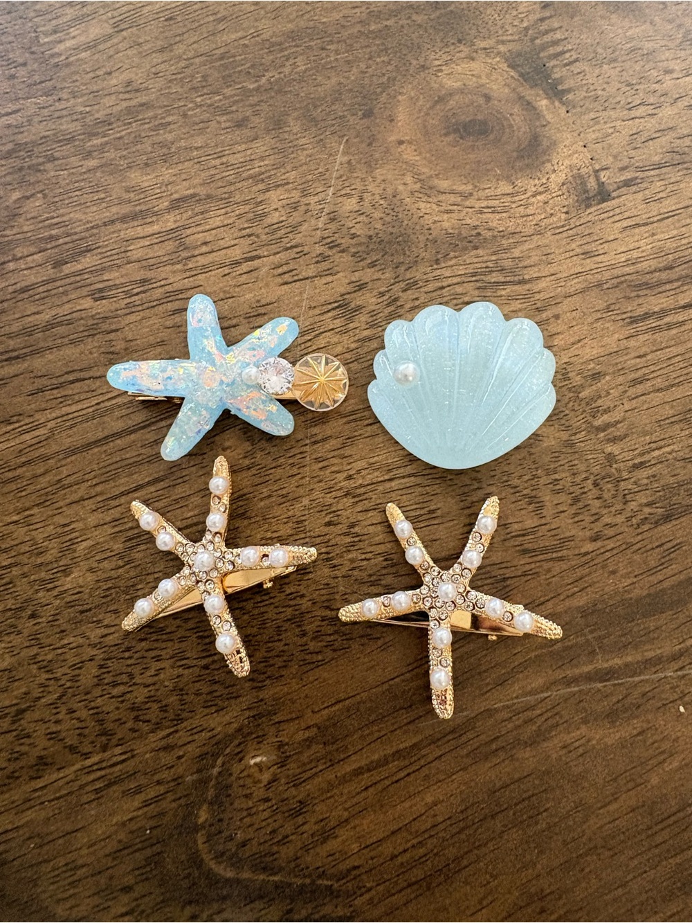 NWOT Seashell & Starfish Hair Clips